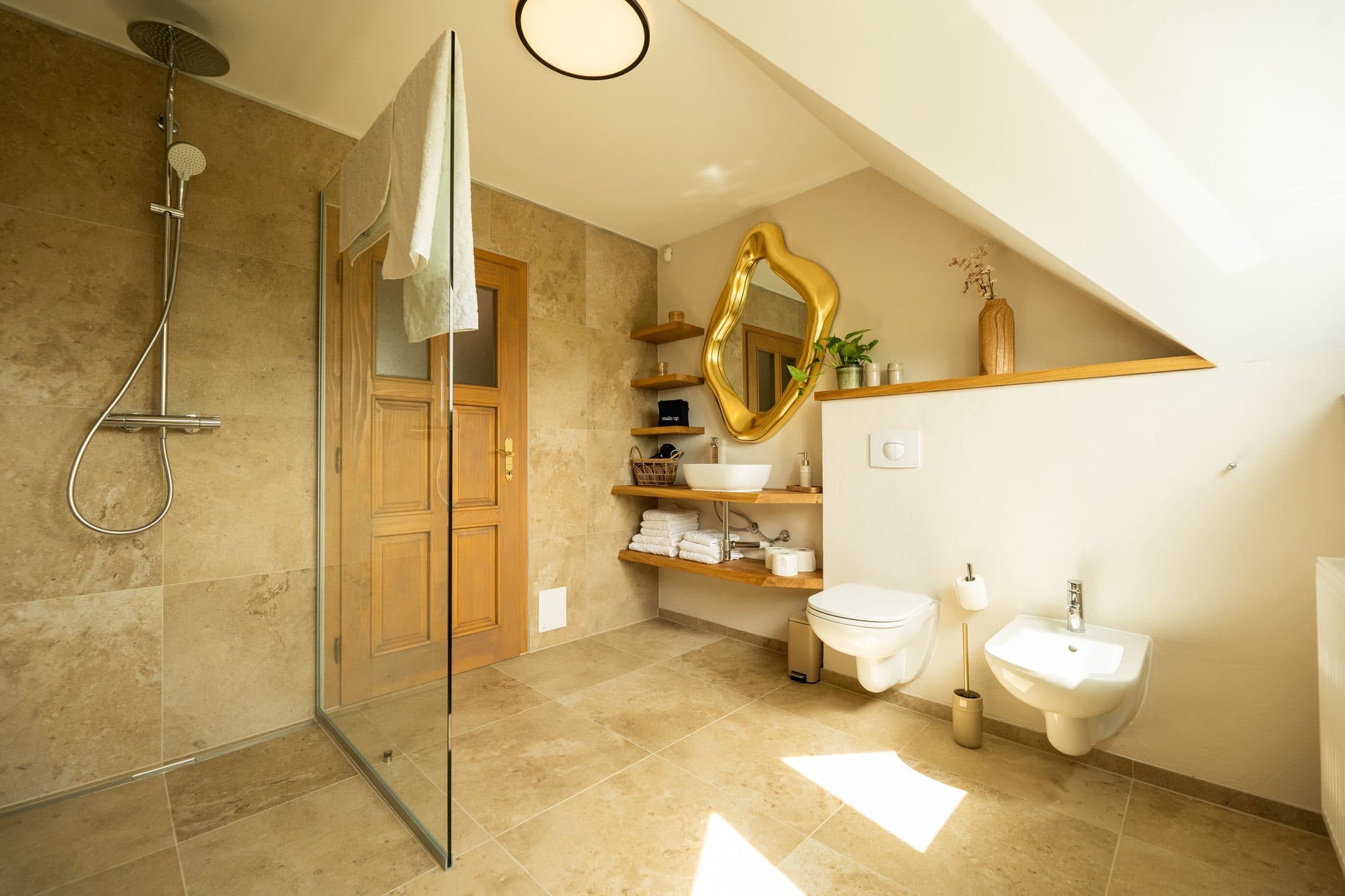 Bad mit Walk-in-Dusche