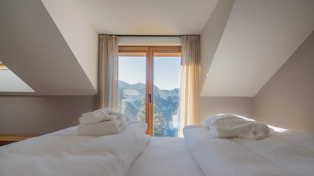 Schlafzimmer mit Bergblick